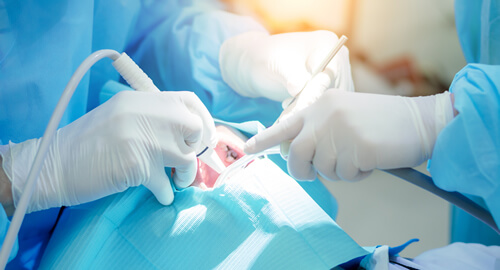 総合歯科・幅広い治療分野「必要に応じ専門機関と連携」